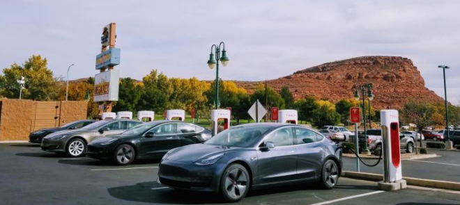 特斯拉V3充電樁充電功率曝光 最高250kW