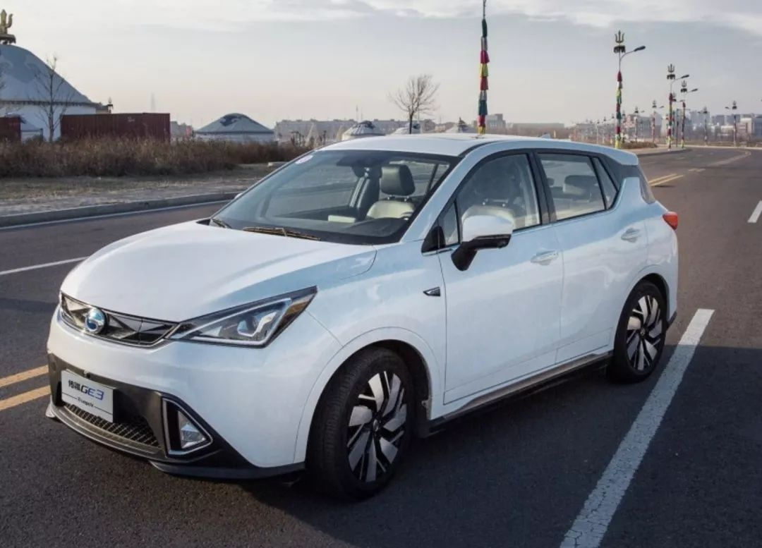 電動(dòng)汽車?yán)m(xù)航大PK 400km續(xù)航純電動(dòng)汽車匯總 你更喜歡？