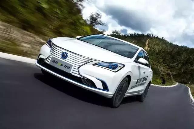 試駕長(zhǎng)安逸動(dòng)EV460 等速續(xù)航實(shí)測(cè)高達(dá)560KM