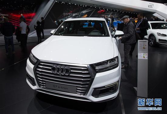 日内瓦国际车展上的新能源汽车 高清