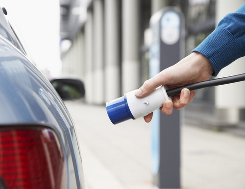 提供5500美元补贴 德国推广电动车发展