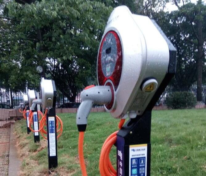 柳州将建2000个电动汽车充电终端