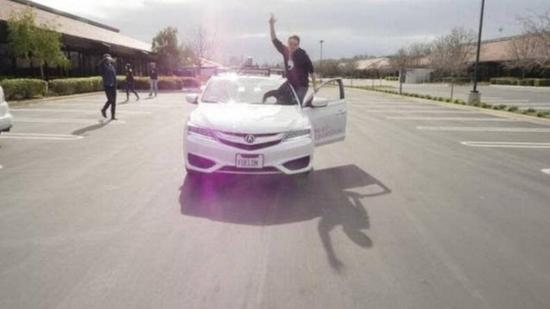 低价享受自动驾驶 Comma.ai开源自家套件