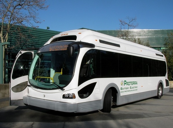 美国电动客车在24小时内共行驶超700英里