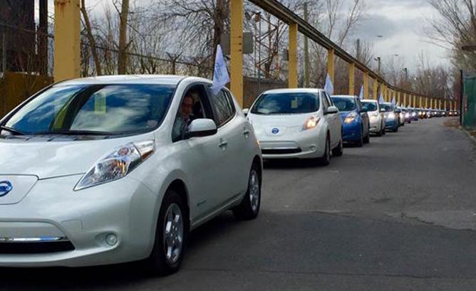 美国插电式电动汽车销量2024年达百万