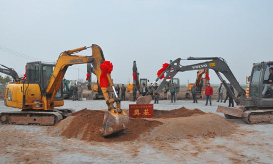 金龙武汉新能源基地开工 项目总投资51亿