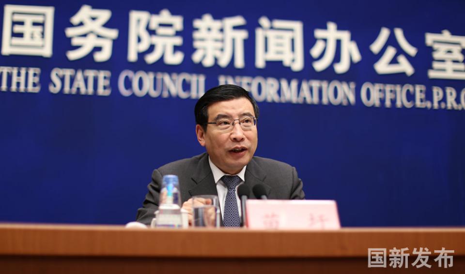 工信部部长：新能源汽车爆发式增长 产销量全球第一