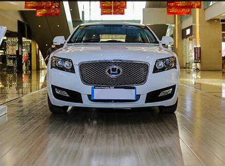 续航里程250km 抢拍华泰路盛E70EV