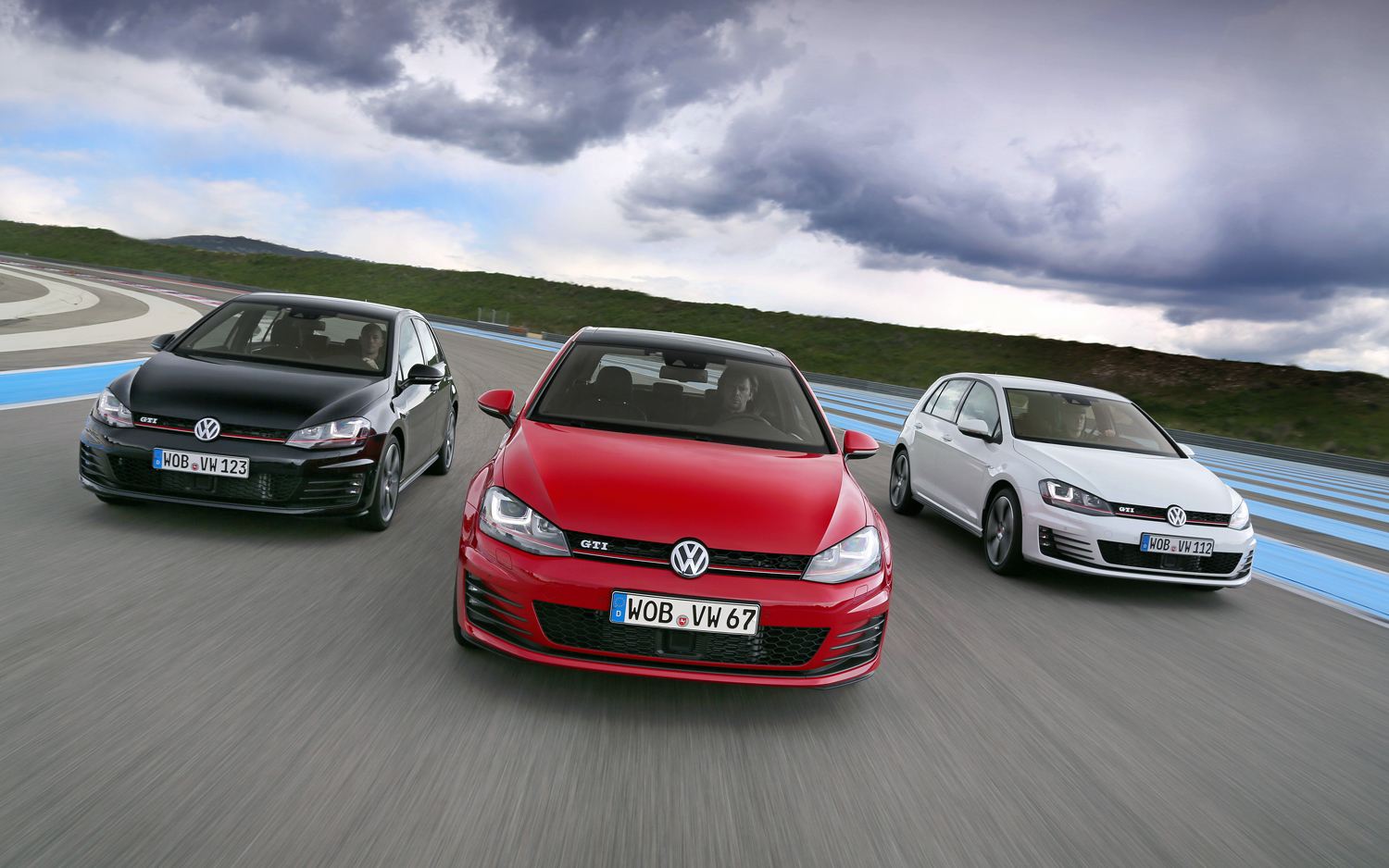 群雄争霸 全世界车企巨头抢占中国电动车市场