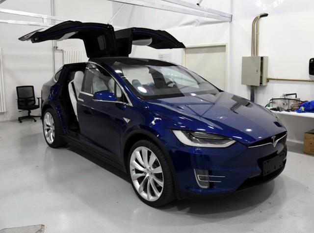 特斯拉CEO证实将推Model Y及微型电动巴士