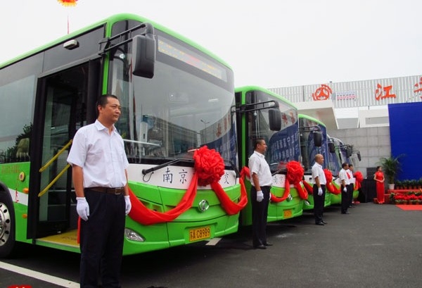 青奥会前南京增2530辆新能源公交车