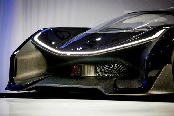 搅局自动驾驶，FF的快节奏让人Hold不住