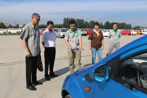 新西兰客人来德州就电动汽车发展进行参观