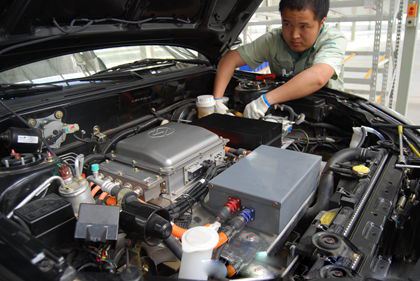 日内瓦车展：中国方案尝试突破电动车瓶颈