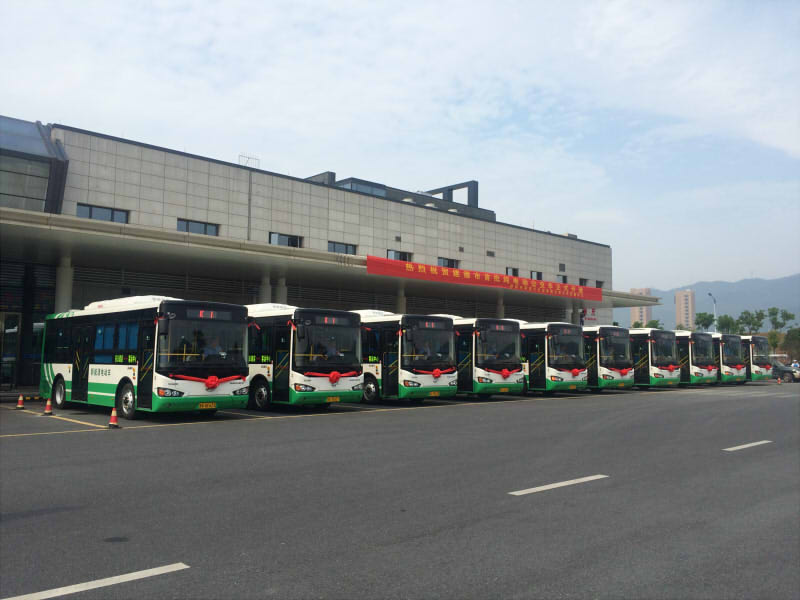 建德首批新能源公交车正式启运