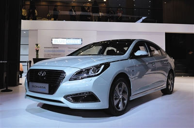 混动、纯电各占半壁江山　新能源车触手可及