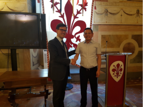 佛罗伦萨携手知豆电动汽车力促环保变革