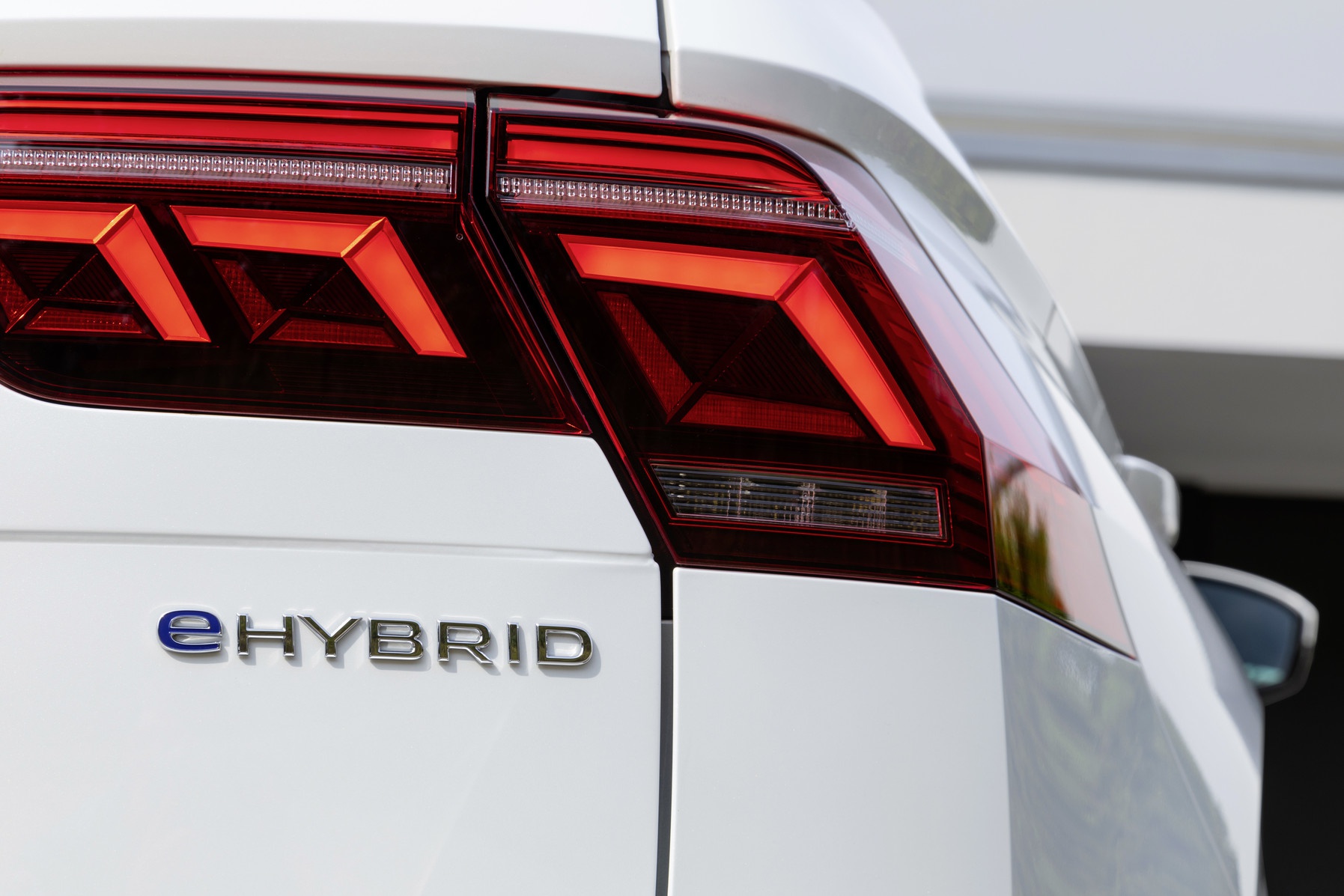 油耗低至1.5L 大众途观eHybrid海外正式开售