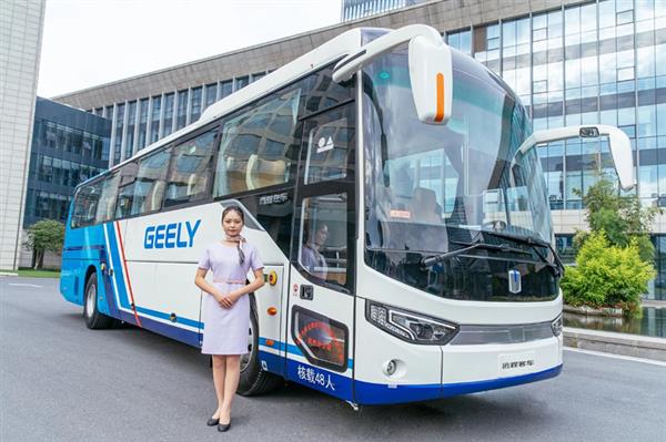 吉利远程C11电动客车首批订单交付 有客运与公交双公告版本