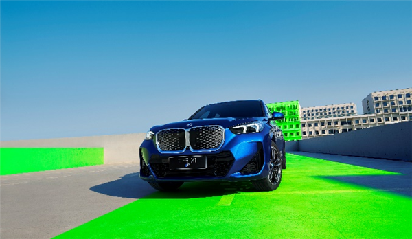 讓生活 別開生面 寶馬“最年輕”的電動車創新純電動BMW iX1上市