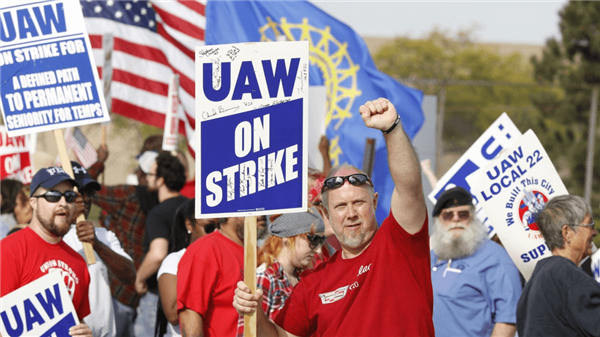 美国汽车业罢工升级：通用汽车近4000人加入罢工