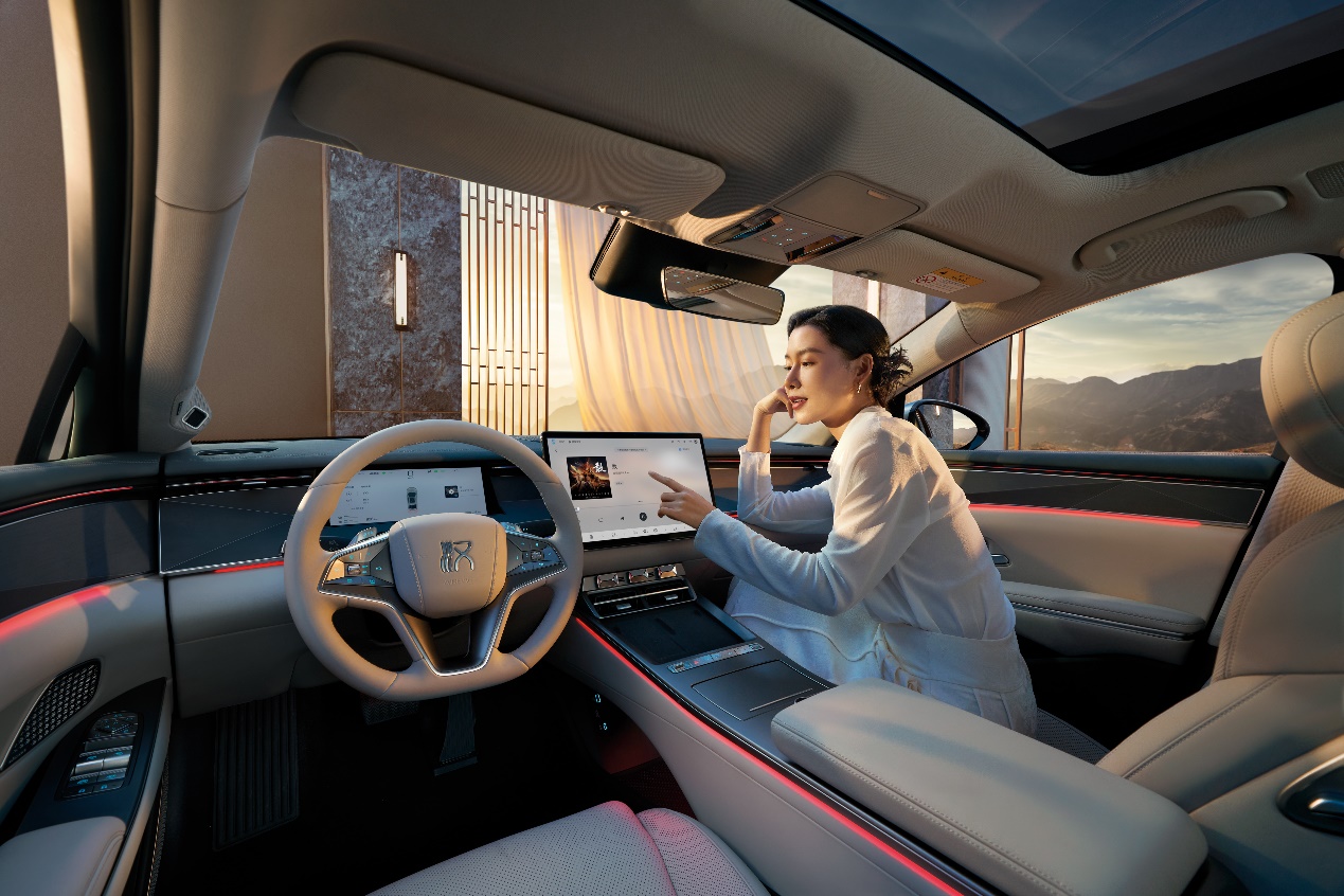 年轻人的第一台旗舰轿车,比亚迪汉L以划时代之名震撼上市,20.98万元起售