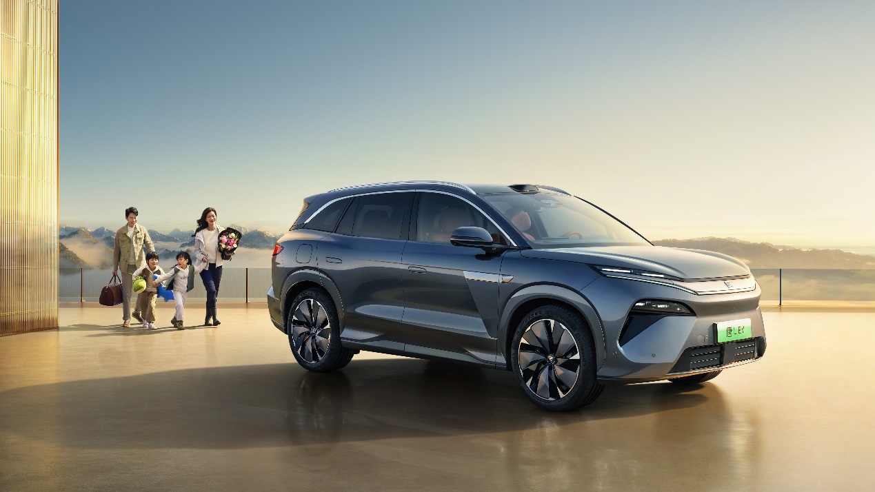 为大家庭而来,比亚迪划时代旗舰SUV唐L震撼上市,售价22.98万~28.98万元