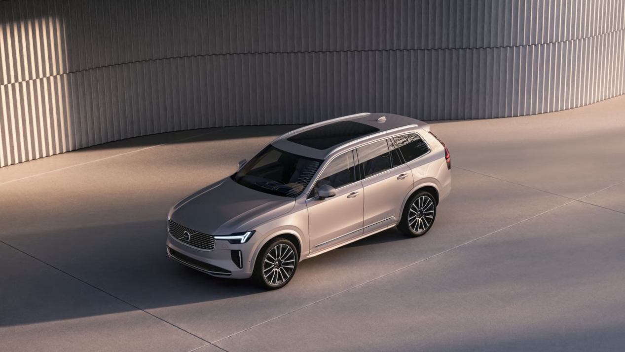 上汽奥迪Q6 quattro纪念版VS沃尔沃XC90:家用豪华谁更值得入手?