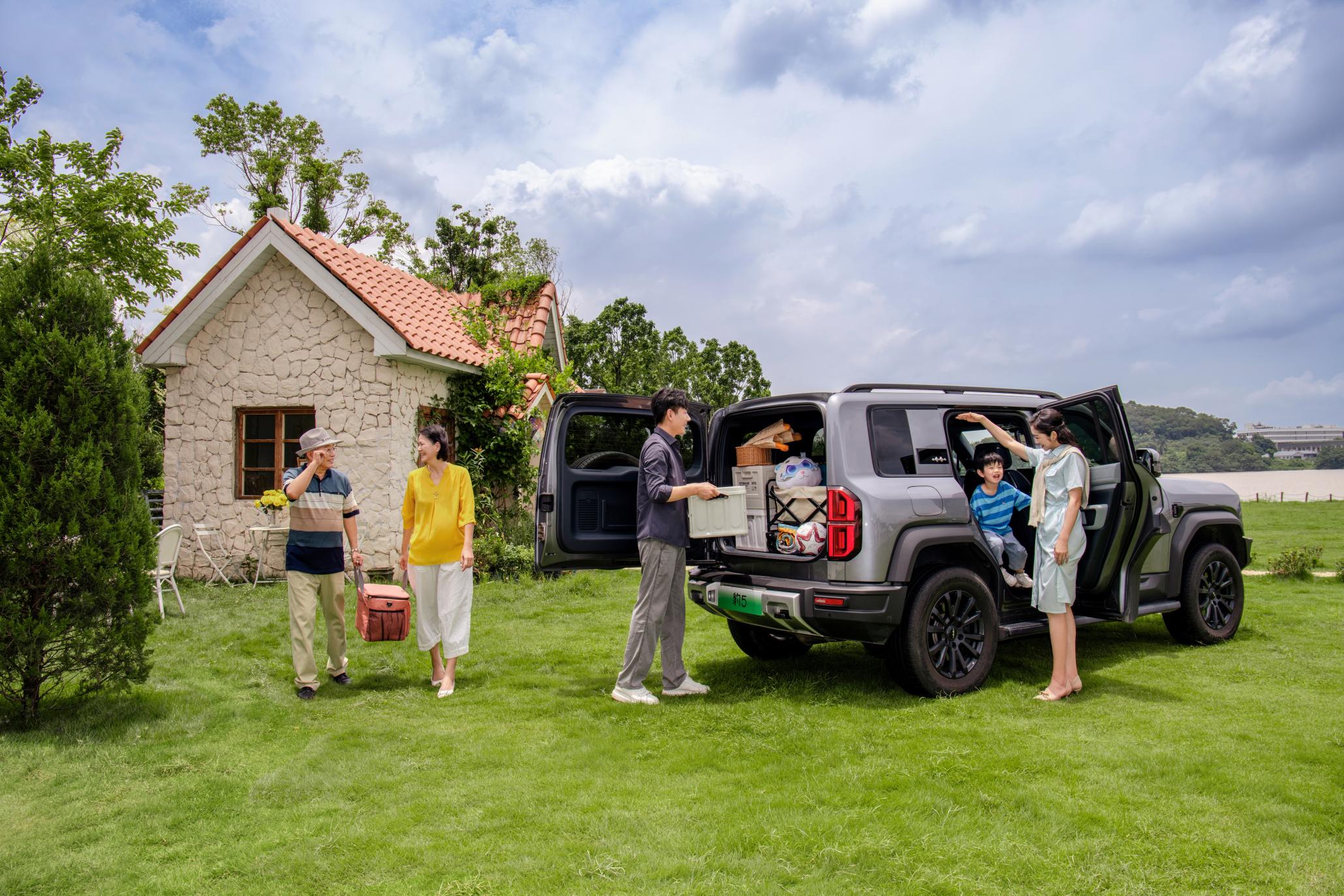 十万热爱·共同解答，方程豹汽车10万台交付达成