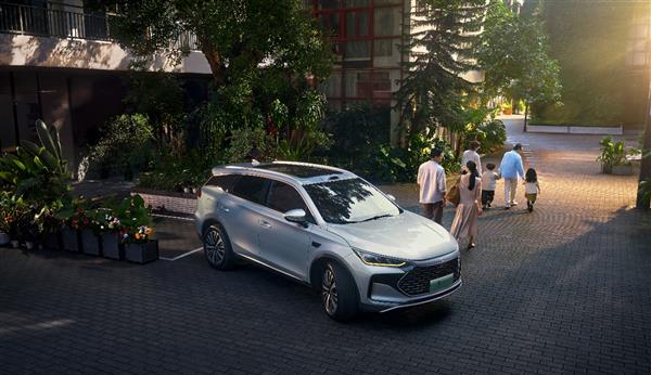 唐DM-i智驾版175KM长续航版上市，17.98万起这价格香麻了？