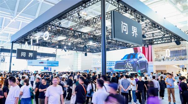 智慧再进化，豪华启新境：问界全系车型登陆天津车展