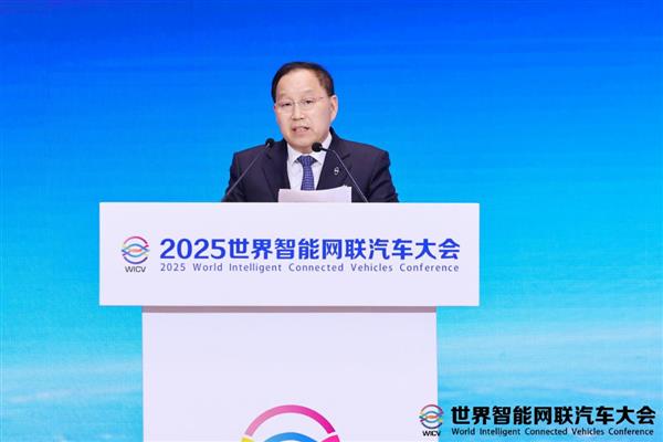 2025世界智能网联汽车大会开幕 赛力斯张兴海：安全是最大的豪华