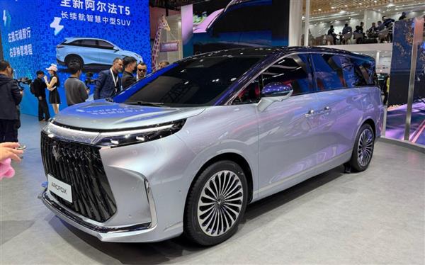 2025广州车展：磁流变底盘加持 极狐首款中大型豪华MPV原型车来了