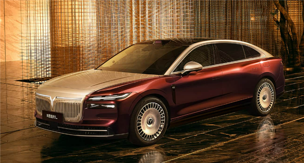 ​27.99 万起的岚图追光 L， 撑起 30 万级的豪华与体面？