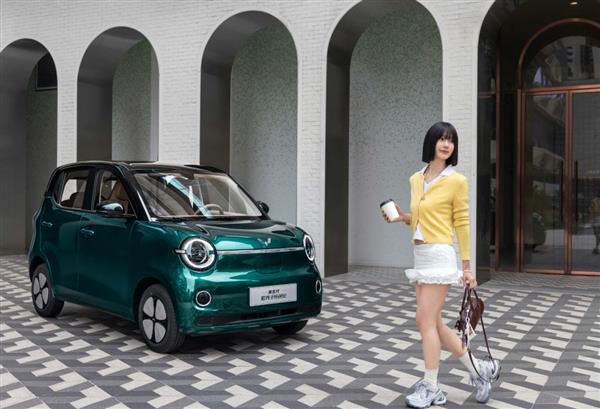 四门四座大空间，装下妙趣新体验，第五代宏光MINIEV空间与舒适全面进化