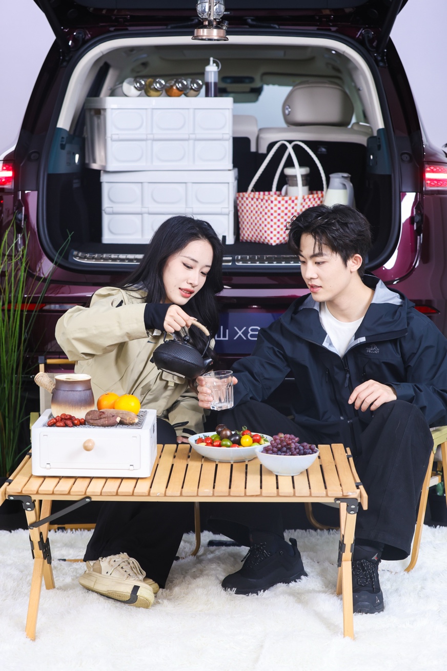 全自动一键成床、60秒即享大床房!4月22日,岚图泰山X8正式预售!