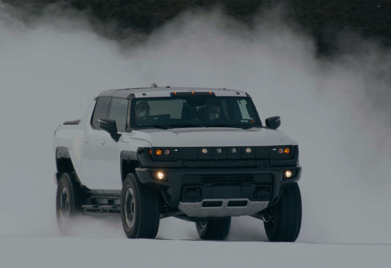 GMC悍马电动皮卡在北美开展冬季测试